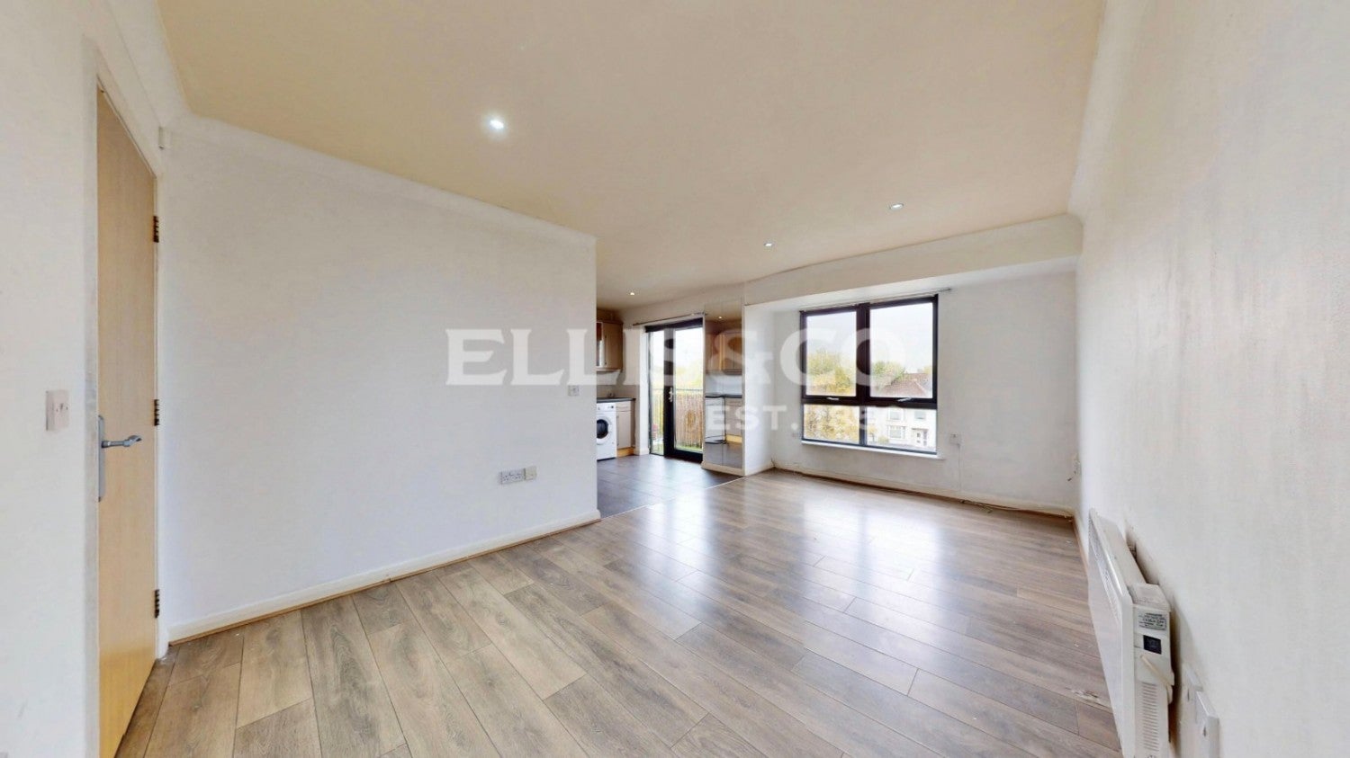 Flat Hirst Crescent in Greater London