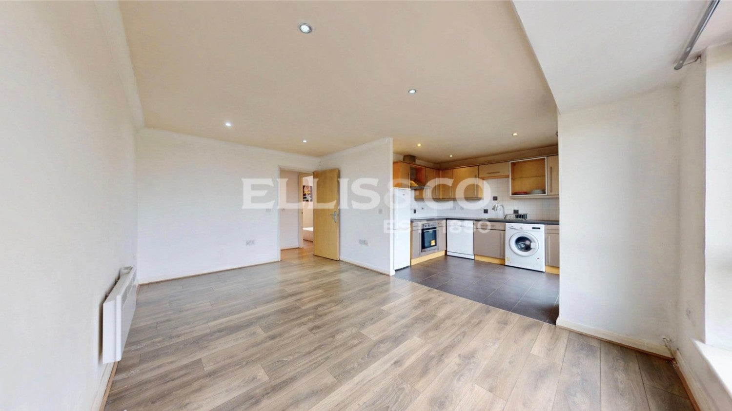 Flat Hirst Crescent in Greater London