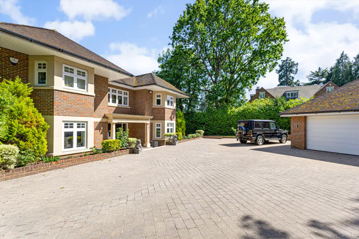 House Queens Hill Rise in Ascot