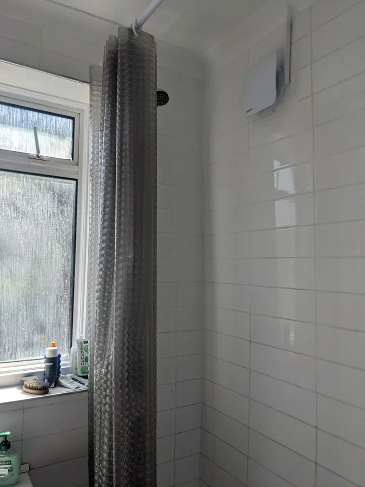 Room Causeyware Road in Greater London