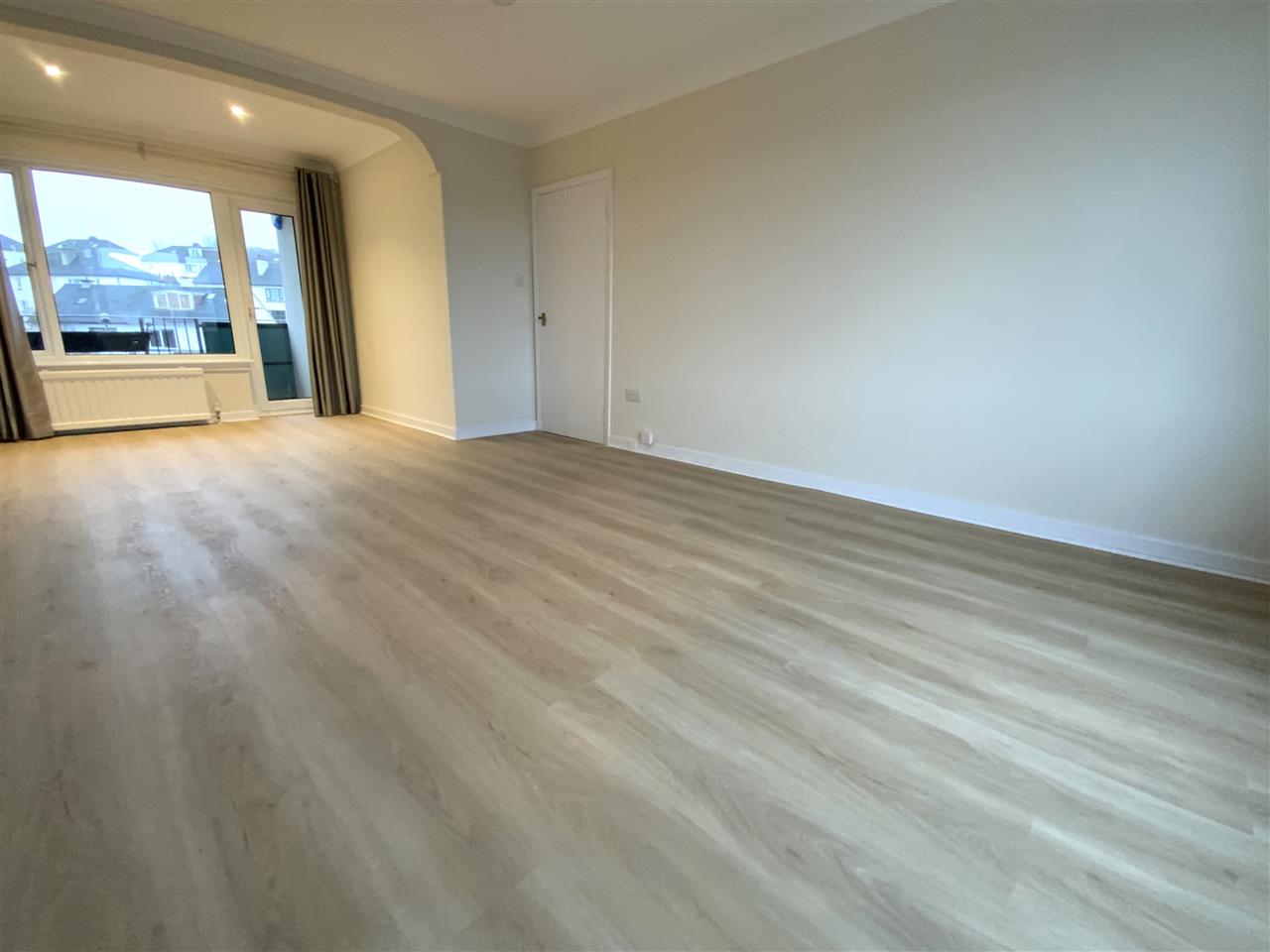 Flat Braidholm Road in Giffnock