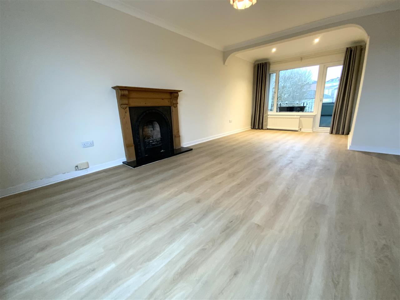 Flat Braidholm Road in Giffnock