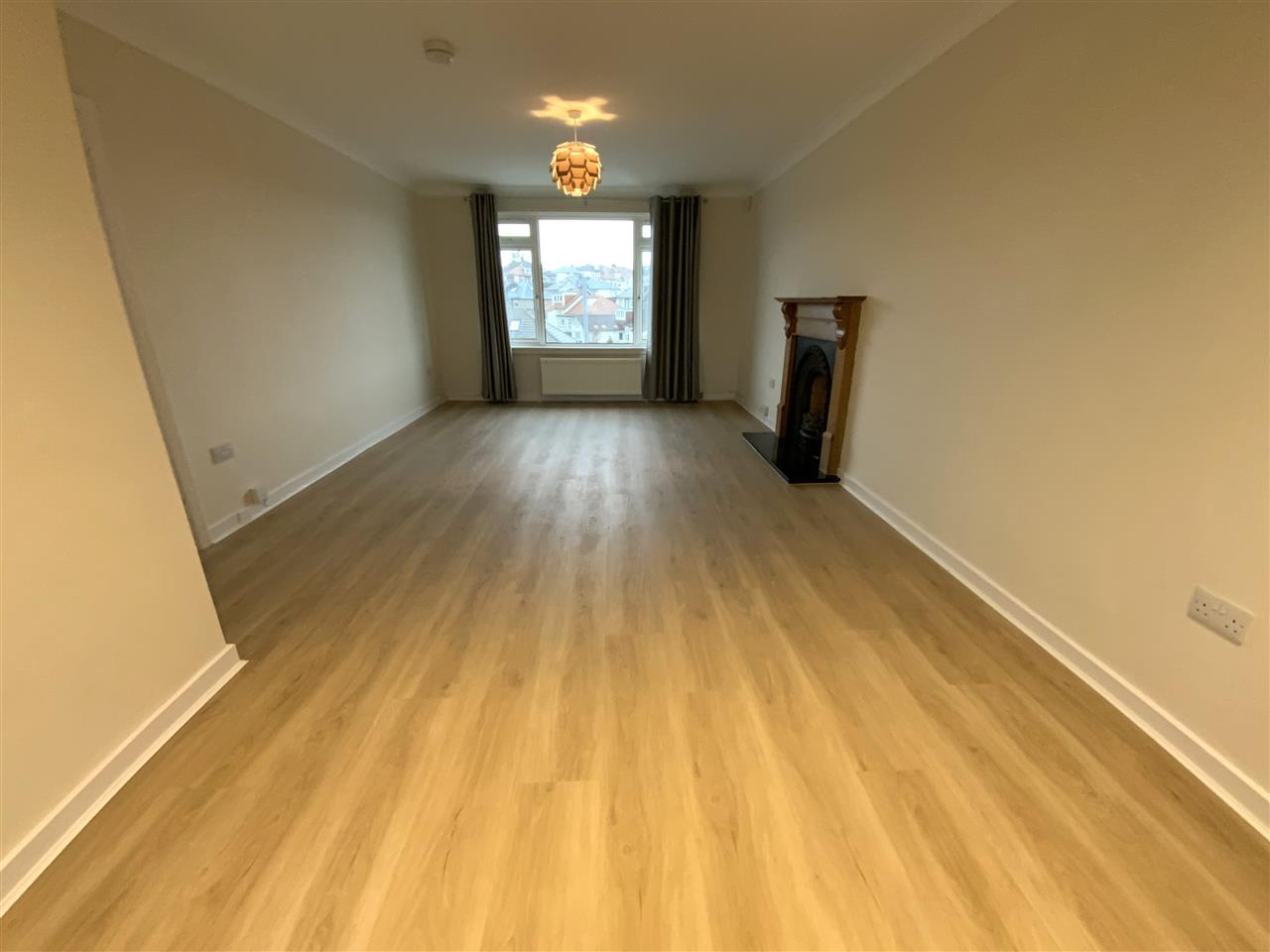 Flat Braidholm Road in Giffnock
