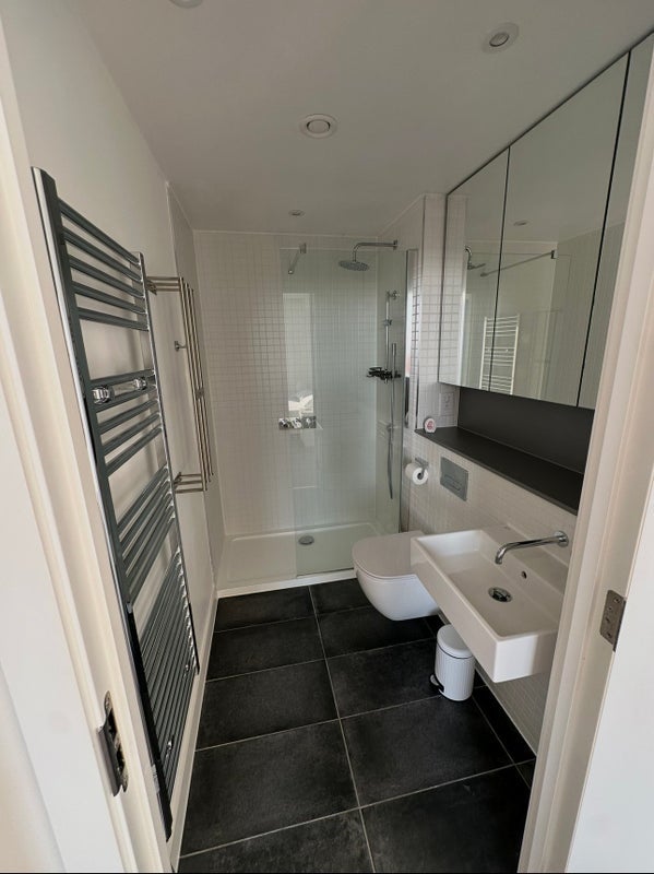 Room Harrow Manorway in Greater London