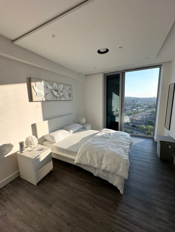 Room Harrow Manorway in Greater London