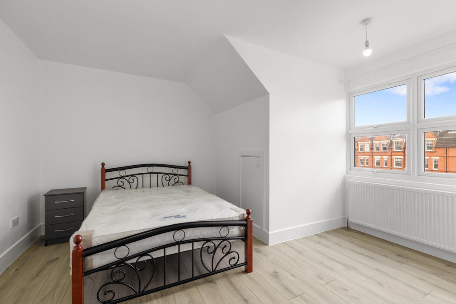 Room Balham High Road in Greater London