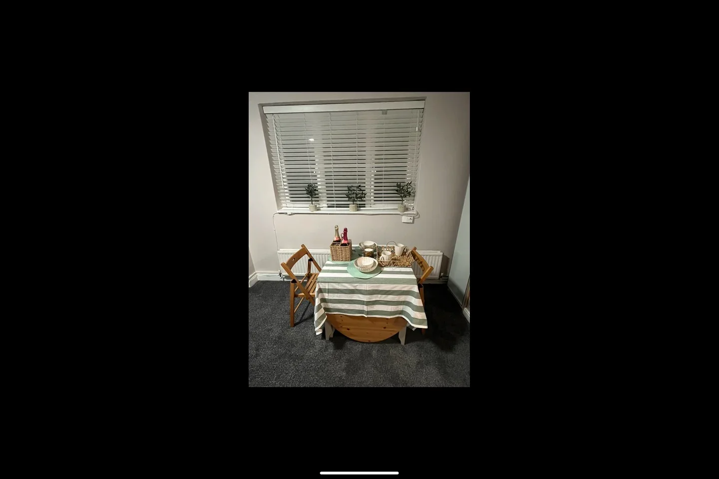 Flat Stanhope Avenue in Greater London