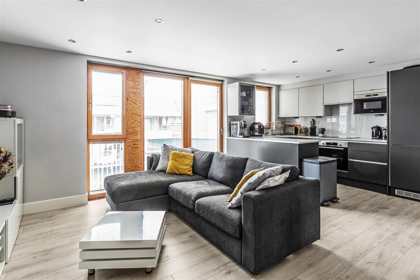 Flat Oaks Square in Epsom and Ewell