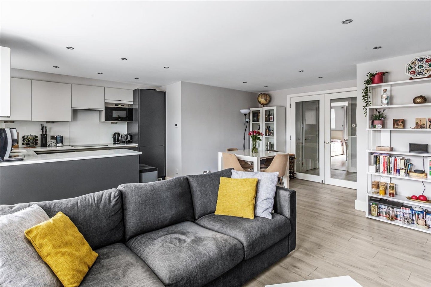 Flat Oaks Square in Epsom and Ewell
