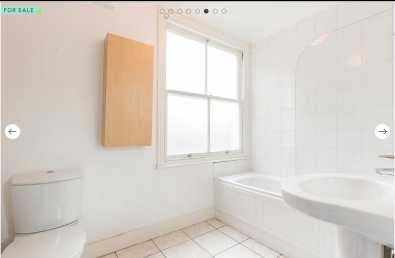 Room Kinnear Road in Greater London