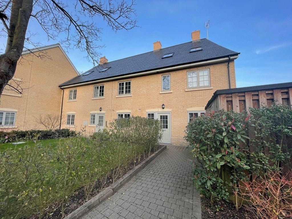 Flat Beverley Way in Cambridge
