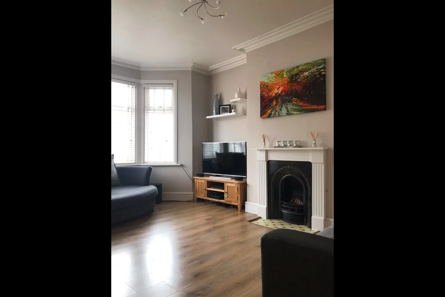 Flat Beedell Avenue in Southend-on-Sea