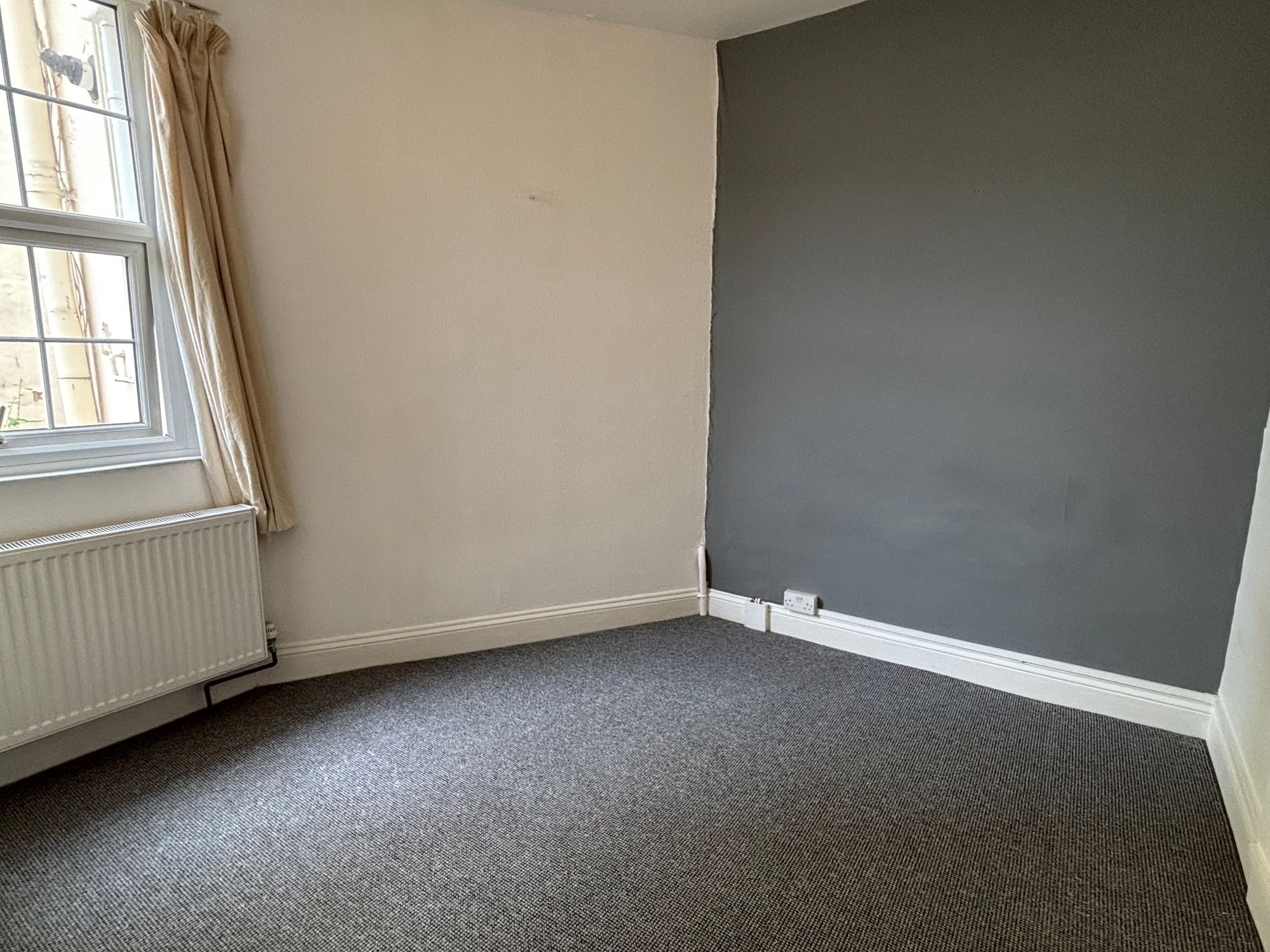 Flat Teignmouth Hill in Teignbridge