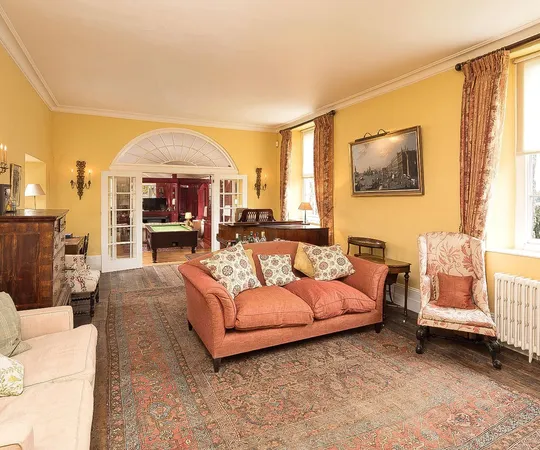Flat Plumpton Road in Weston