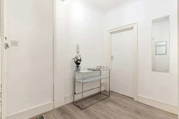 Flat Stanthorpe Road in Greater London
