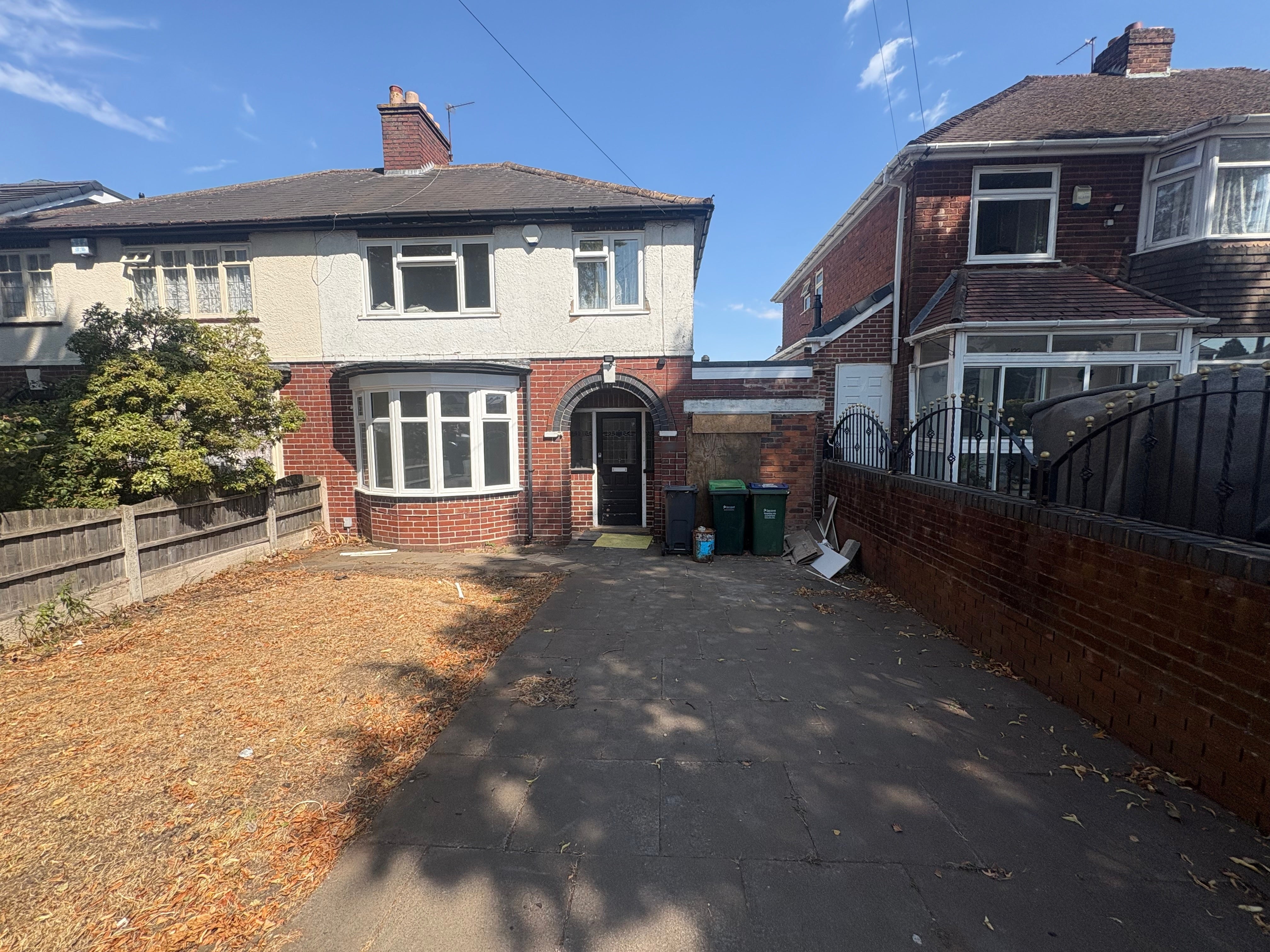 House Dog Kennel Lane in Sandwell