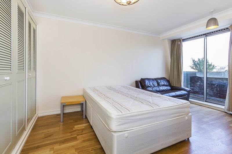 Flat Cromwell Road in Greater London