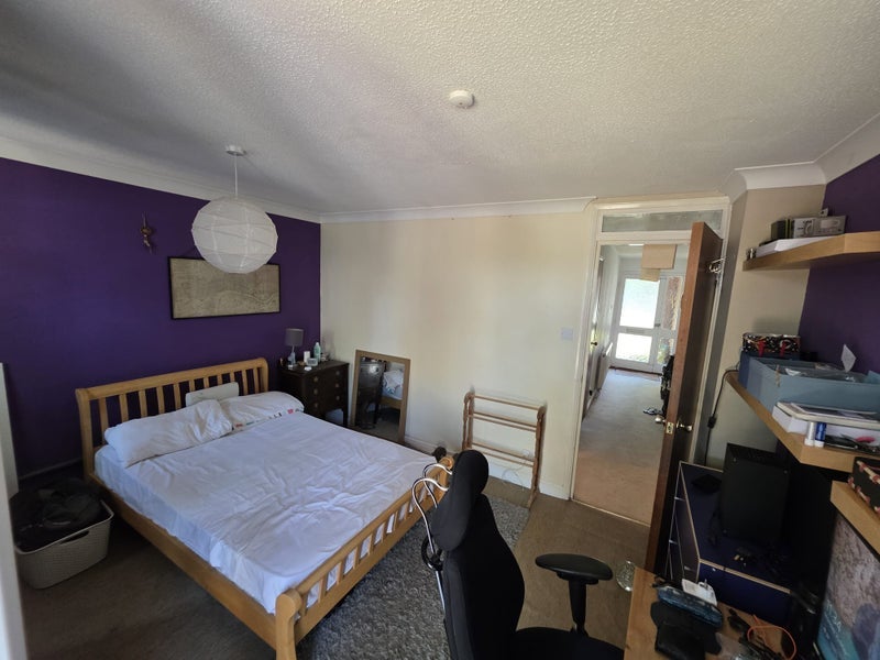 Room Aspen Close in Greater London