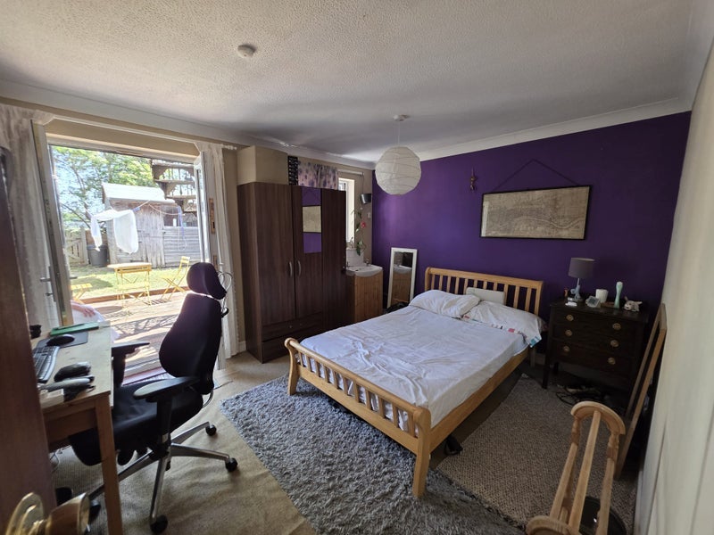 Room Aspen Close in Greater London