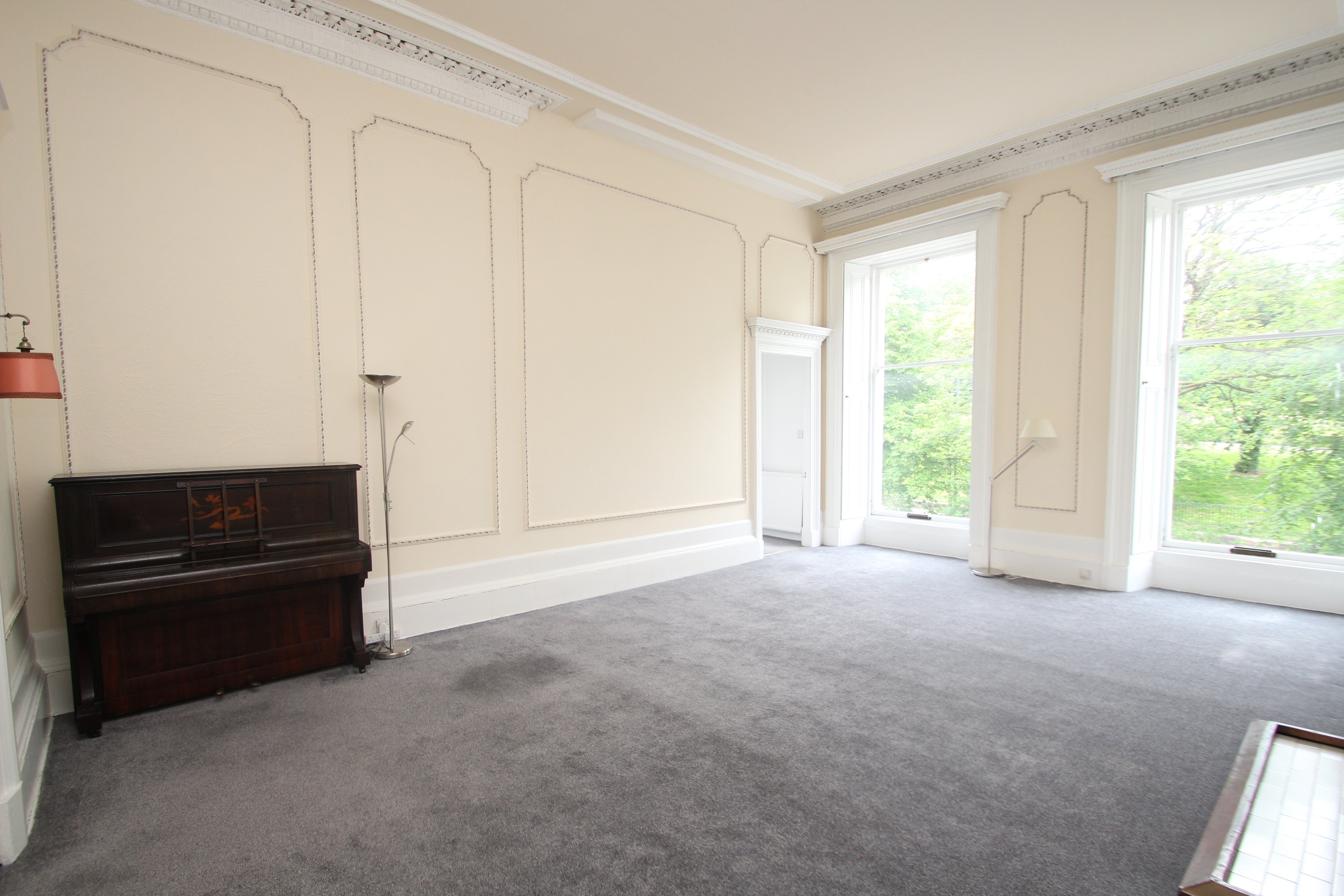 Flat Kew Terrace in Glasgow