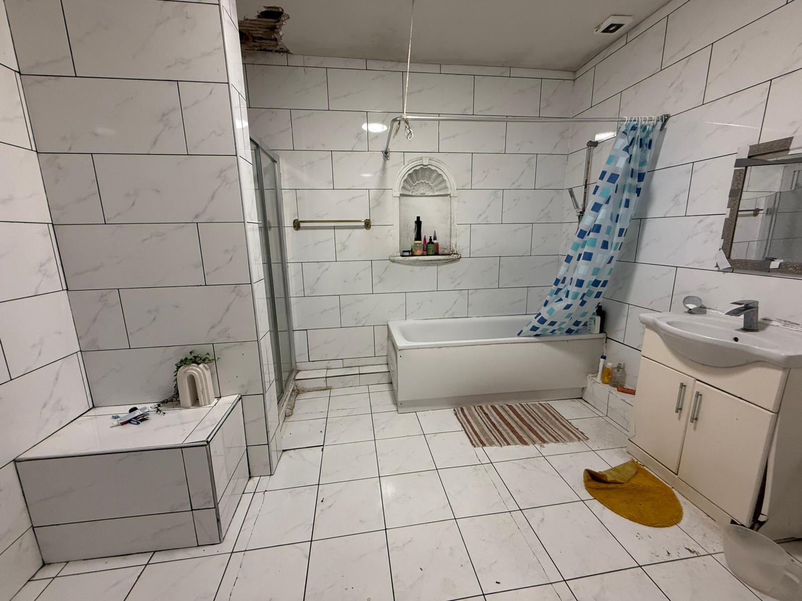 Room Westrow Gardens in Greater London