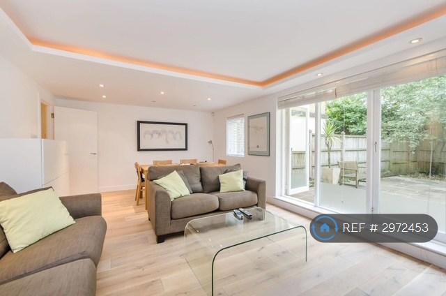 Flat Marlborough Hill in City of Westminster