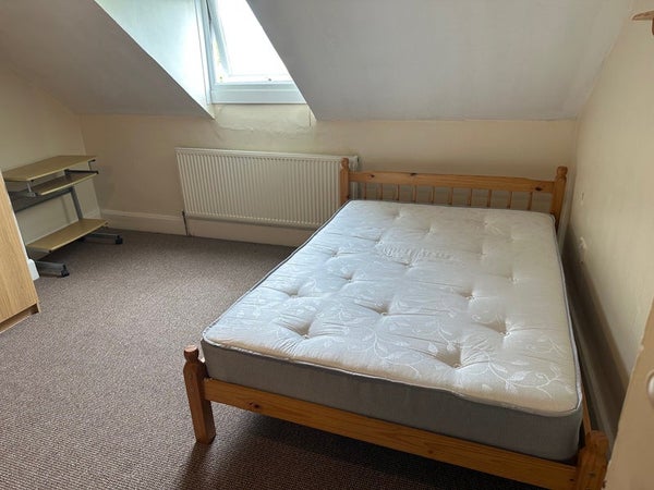 Room Jakeman Road in Birmingham