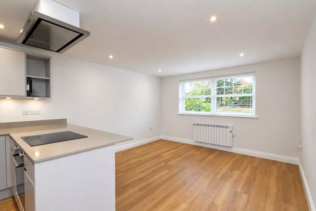Flat Little Bookham Street in Mole Valley