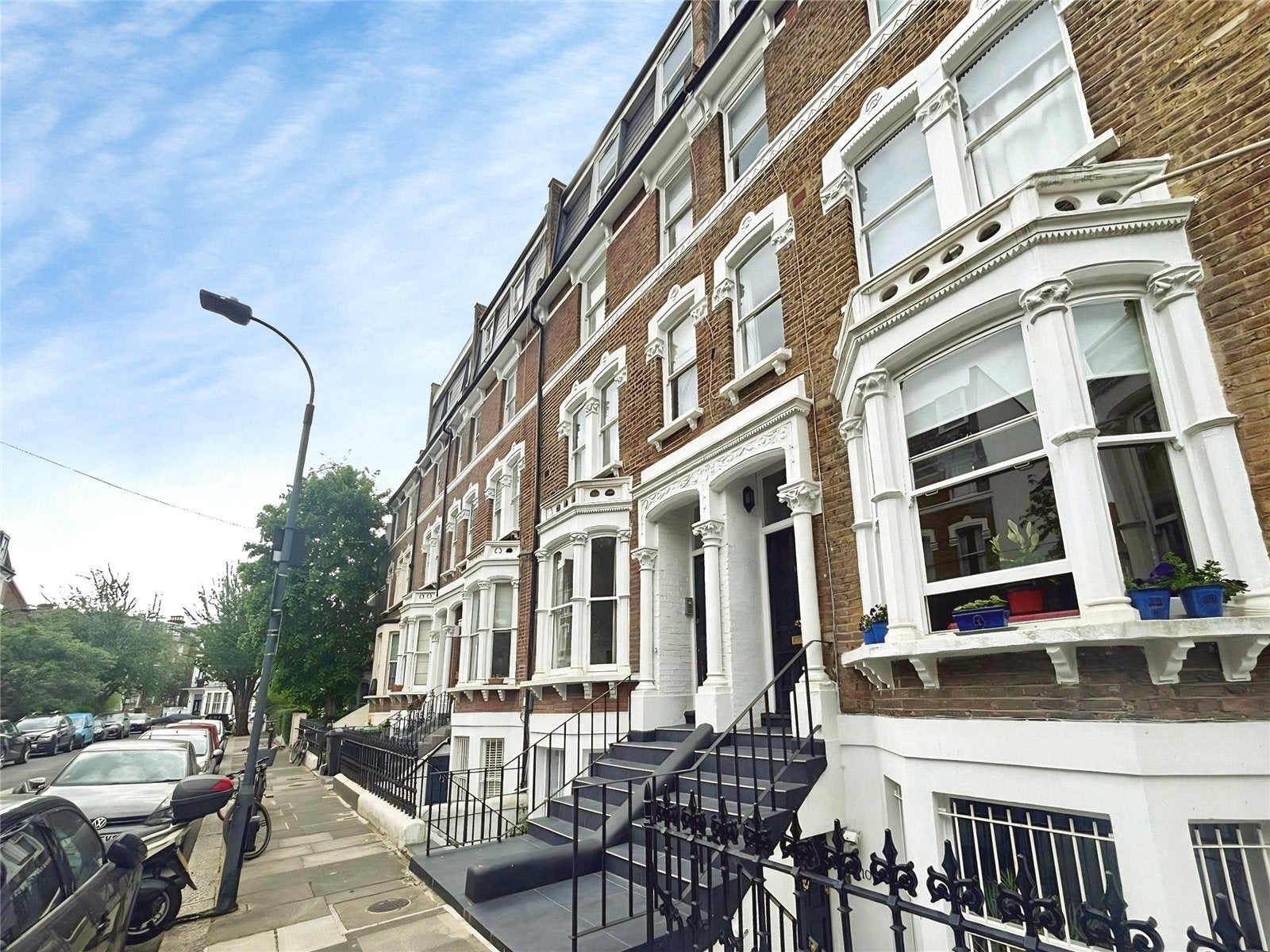 Flat Fielding Road in Greater London