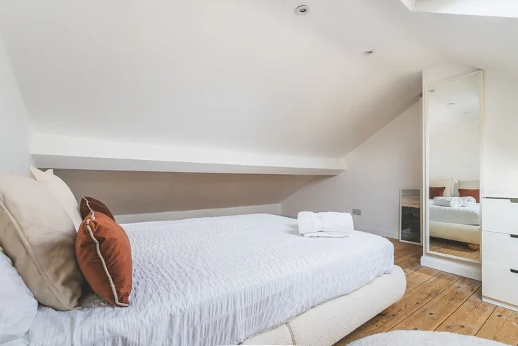 Flat Nutfield Road in Greater London