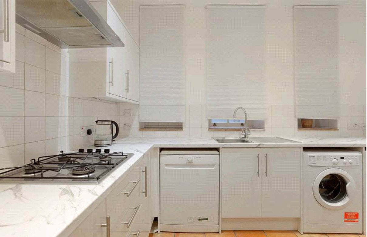 Flat Basil Street in Greater London