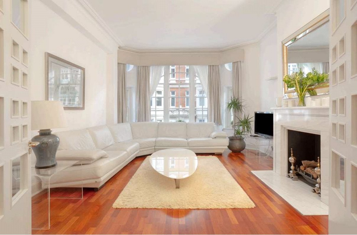 Flat Basil Street in Greater London