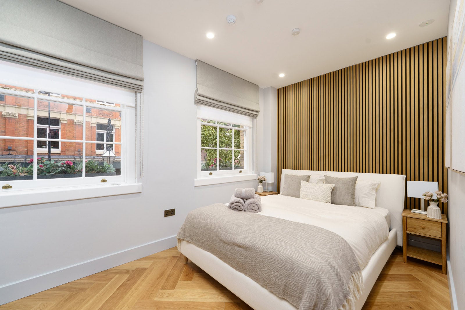 Flat Windmill Street in Greater London