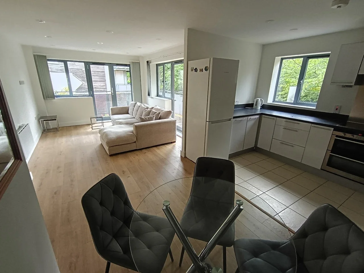 Flat Agate Close in Greater London