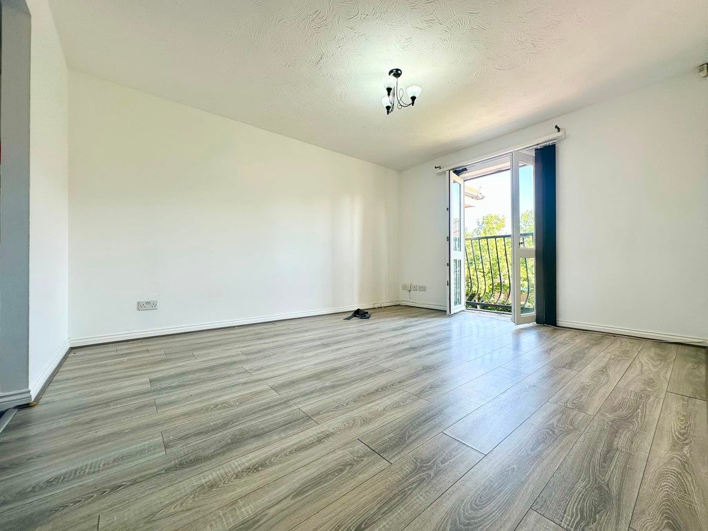 Flat St Aidans Court in Greater London