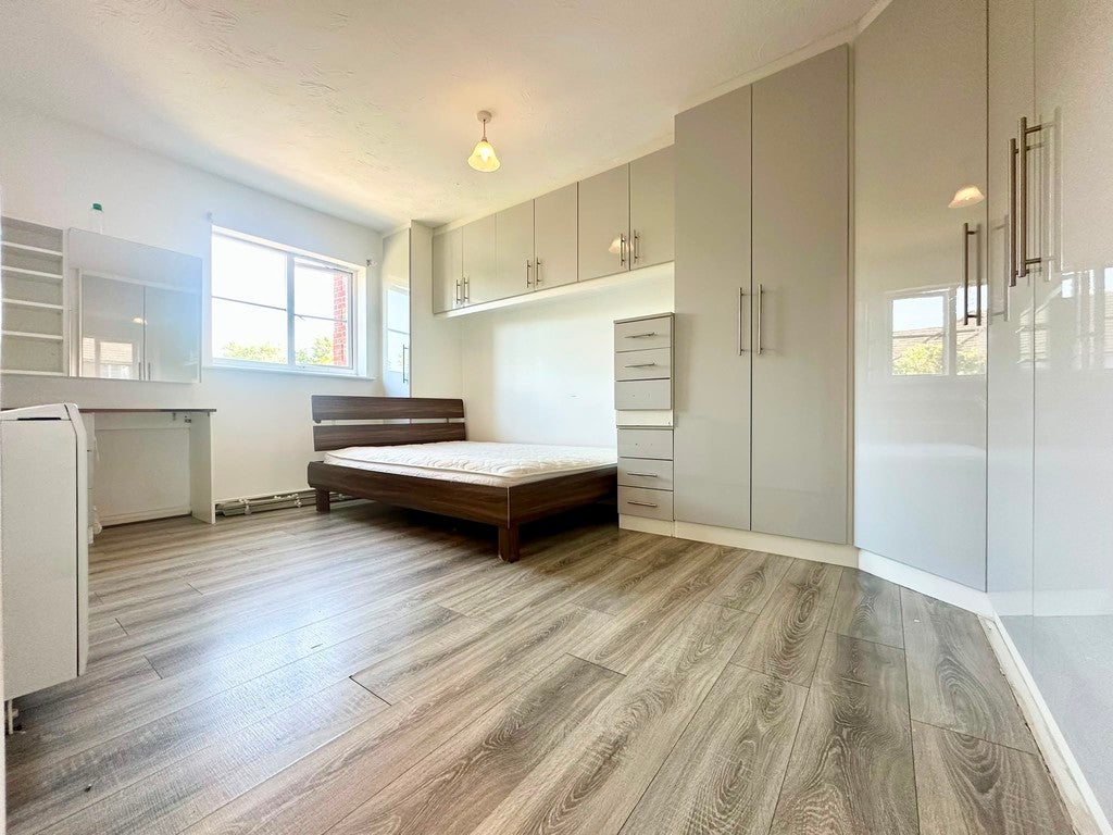 Flat St Aidans Court in Greater London