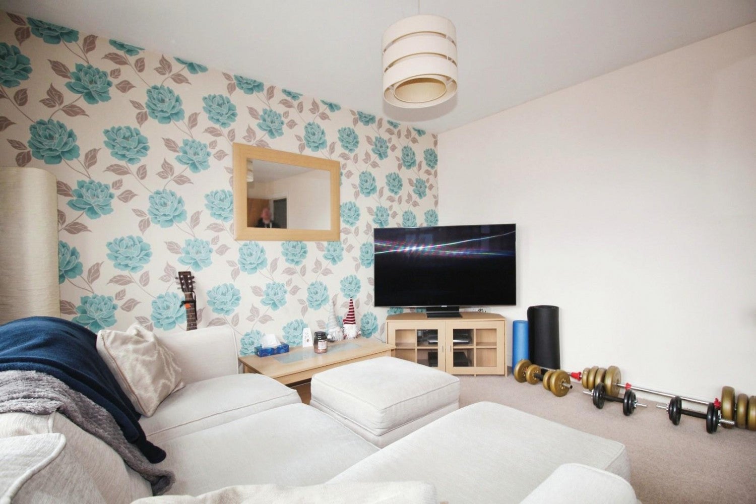 Flat Elmfield Court in Leeds