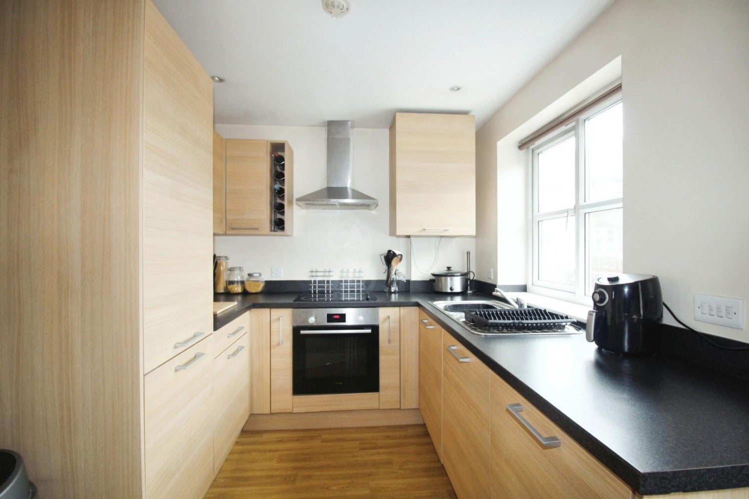 Flat Elmfield Court in Leeds