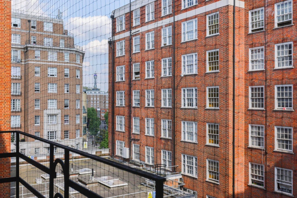 Flat Park West Place in City of Westminster
