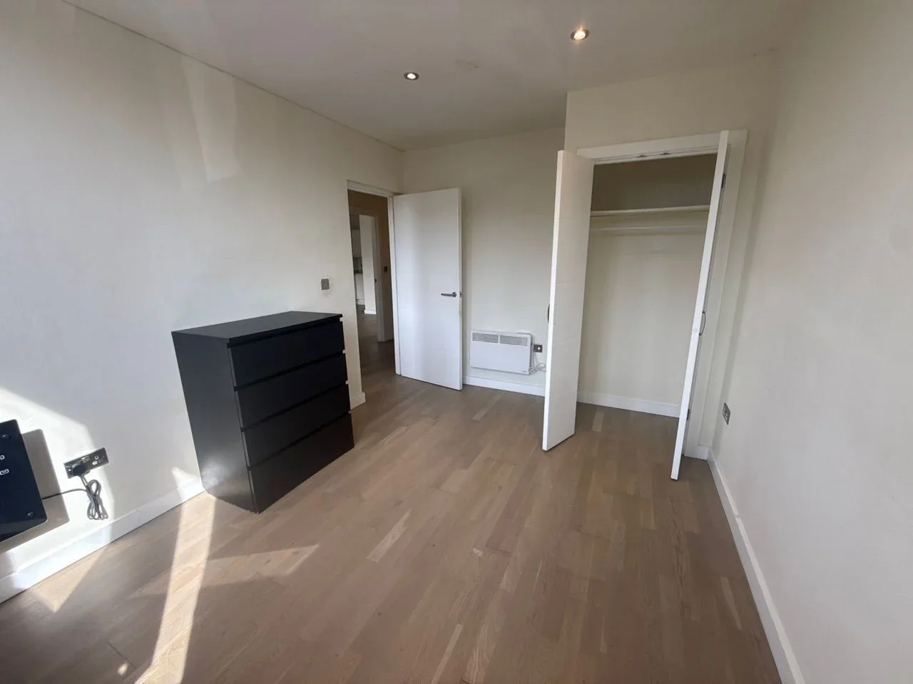 Flat Cleeve Road in Mole Valley