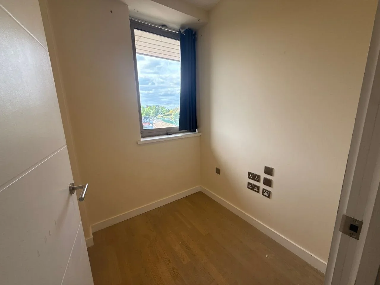 Flat Cleeve Road in Mole Valley