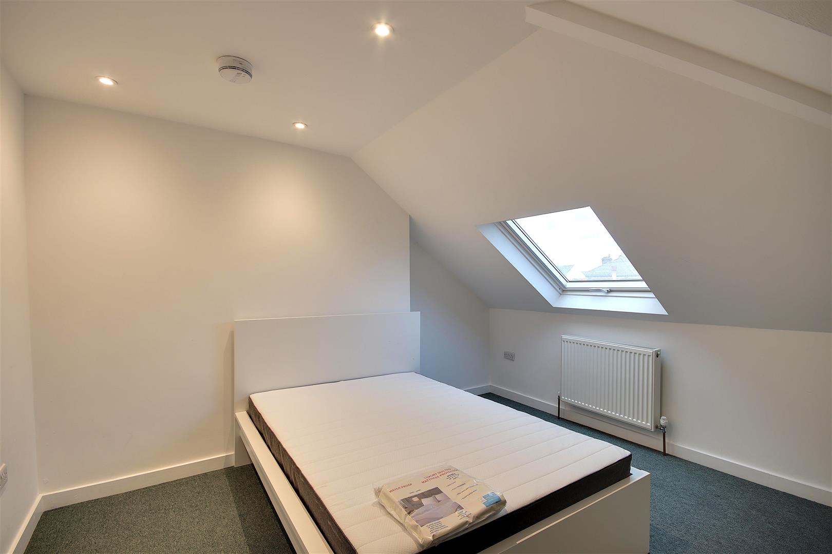 Room Hertford Road in Worthing