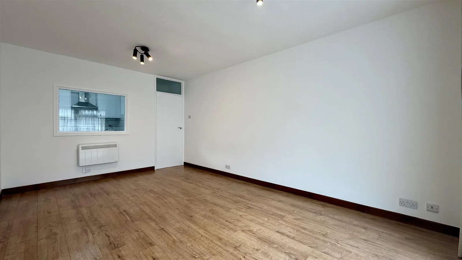 Flat Havelock Road in Greater London
