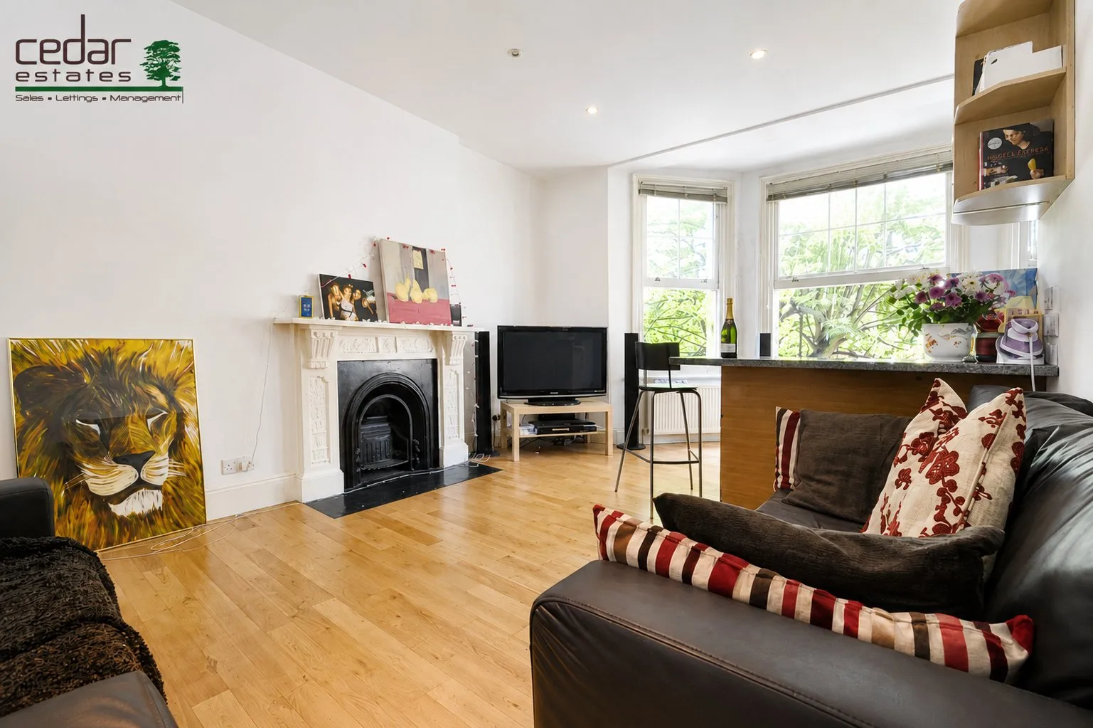 Flat Canfield Gardens in Greater London