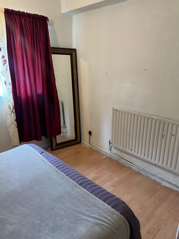 Room Lynton Road in Greater London