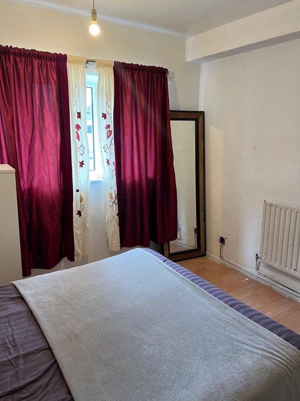 Room Lynton Road in Greater London