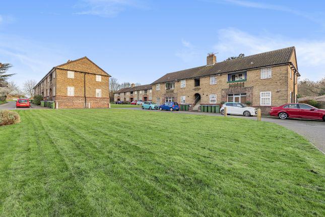 Flat Horn Park Lane in Greater London