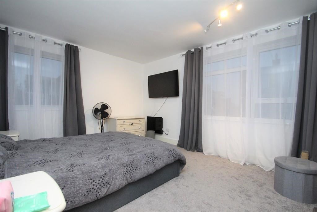 Flat Goring Road in Worthing