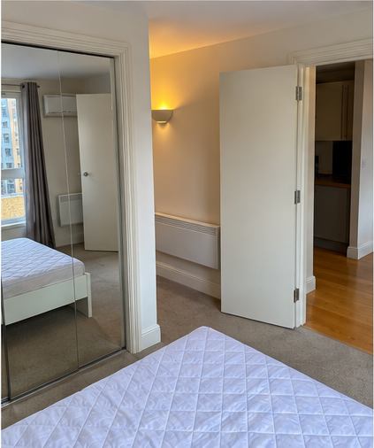 Room Commercial Road in Greater London