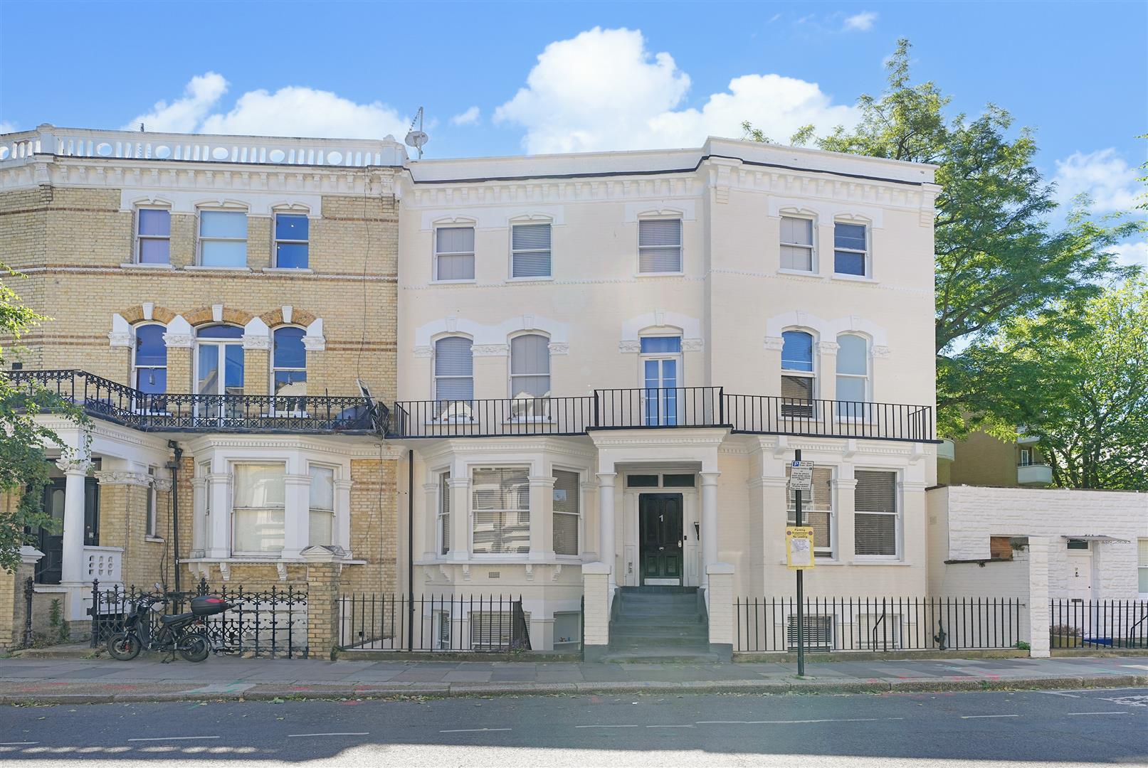 Flat Stanwick Road in Greater London